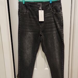 NEW Bloomchic Black Studded Soft And Stretchy Skinny Jeans 20